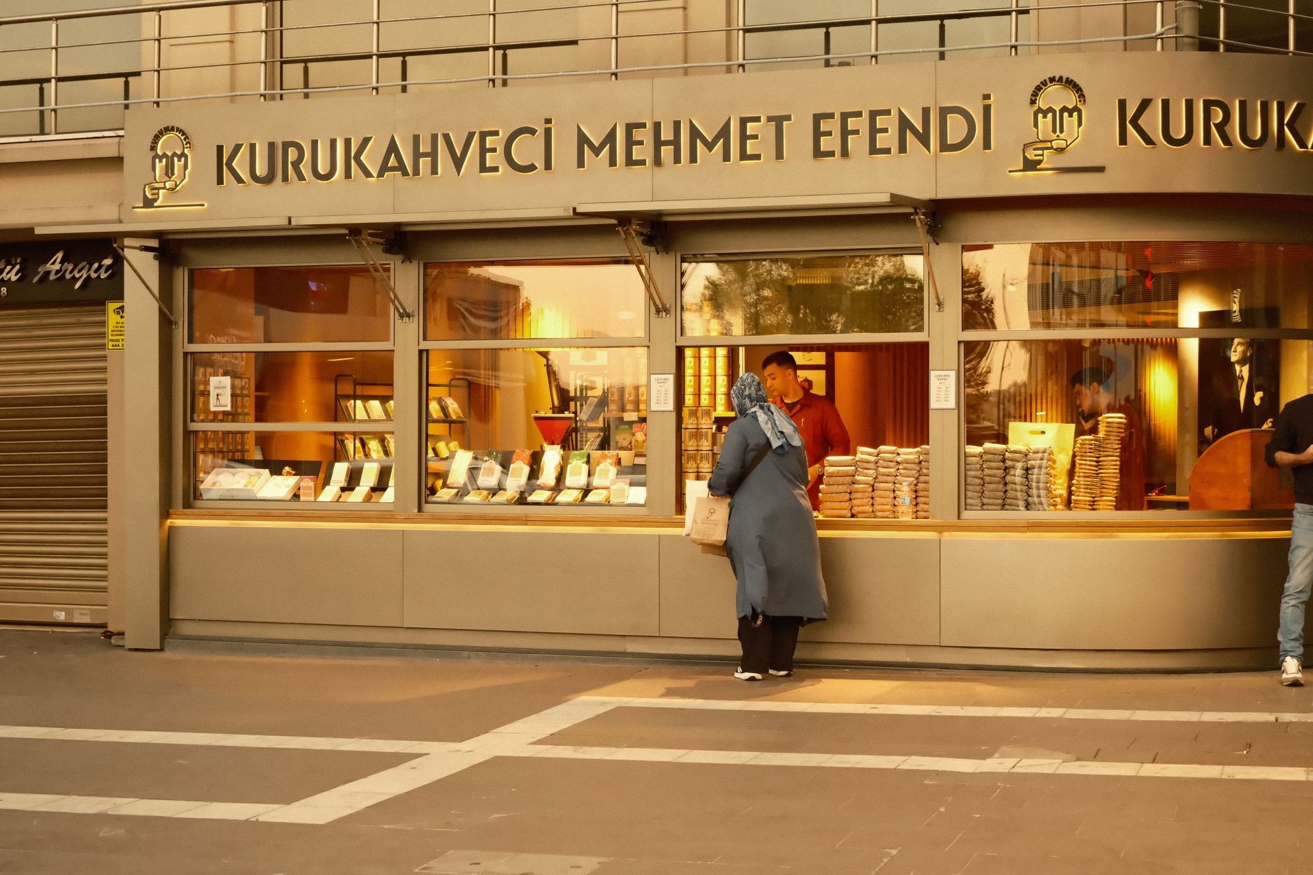 Antalya nöbetçi lastikçi Yerel İşletme fotoğrafı 8